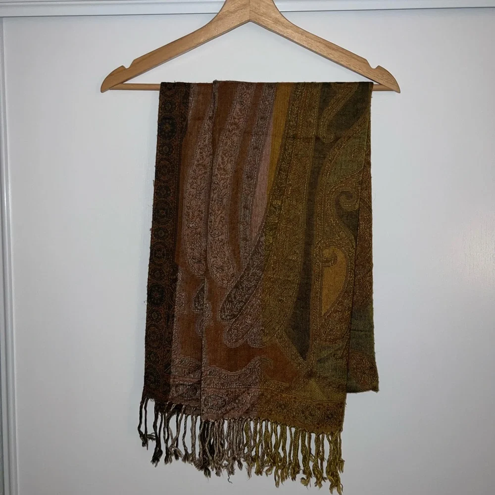 Scarf - Picture 2 of 5